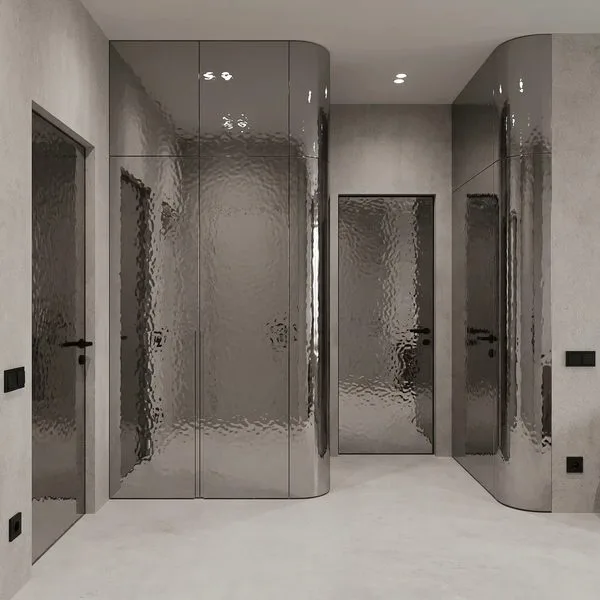 Интерьер со стеновыми панелями на мебели и дверях, фото 4